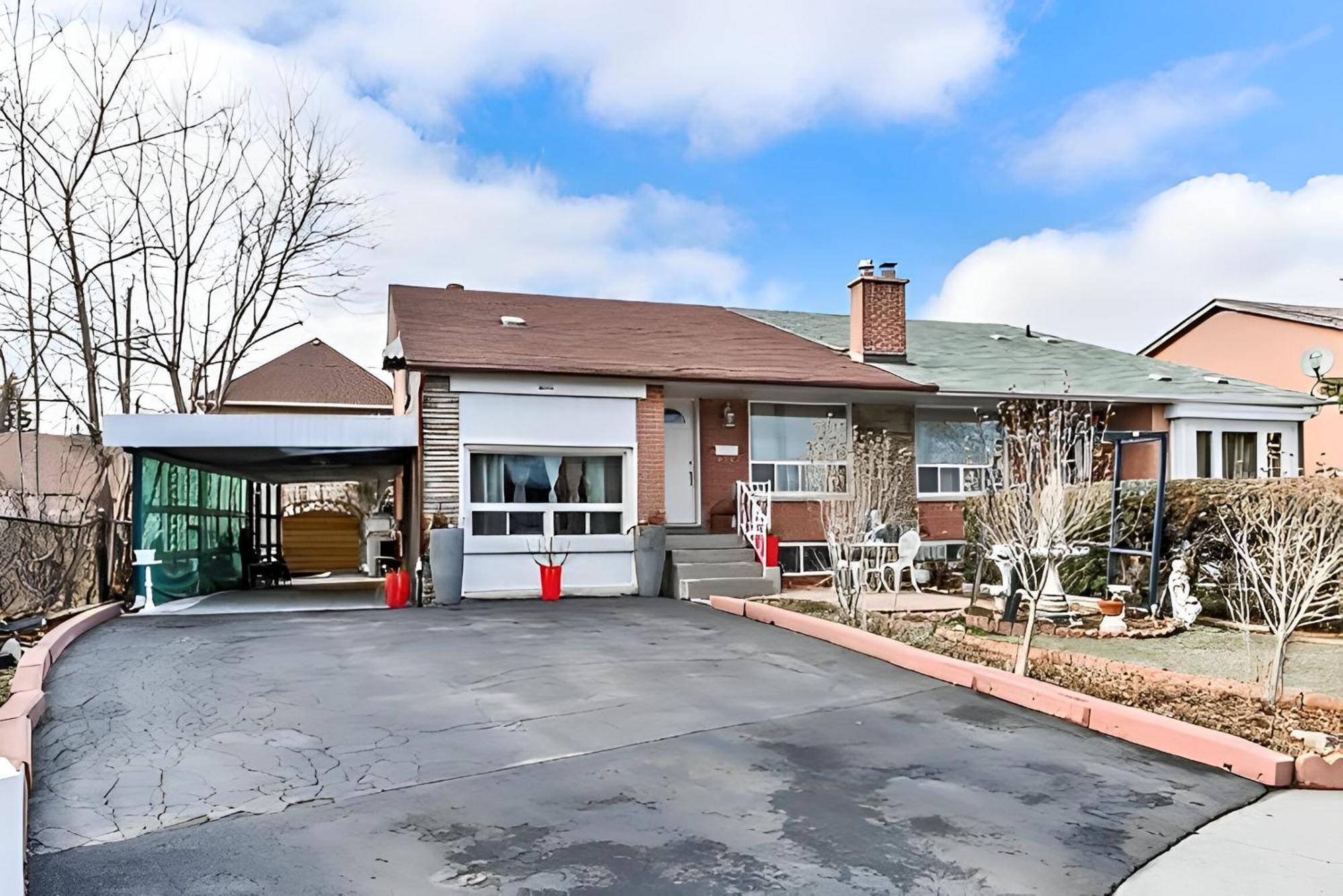 Modern Quiet Home By The Airport Mississauga Bagian luar foto