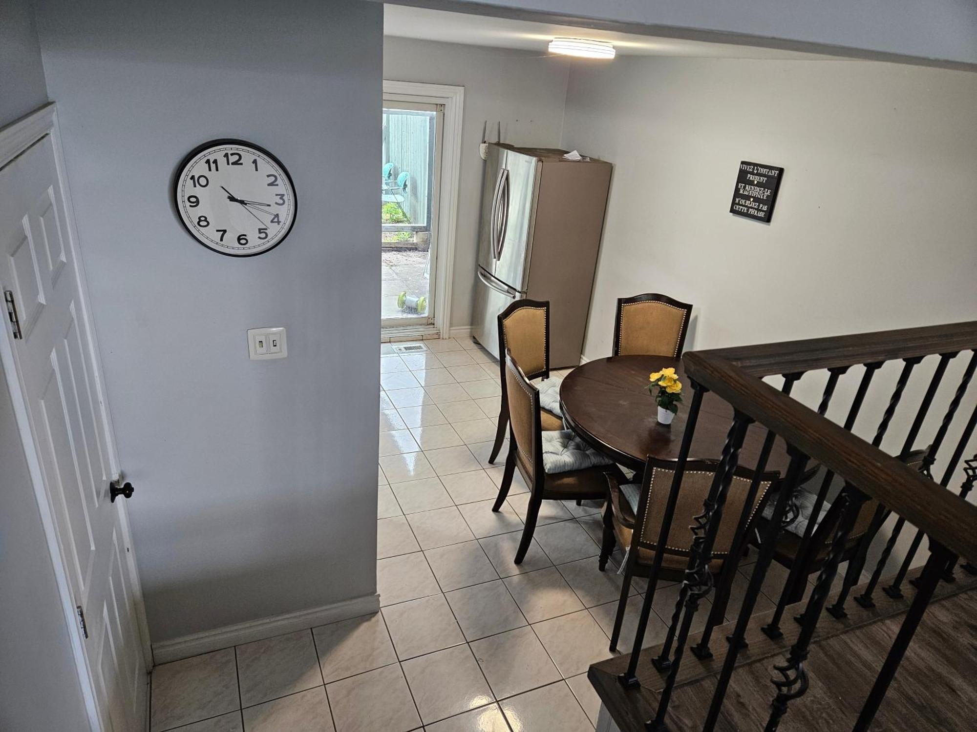 Modern Quiet Home By The Airport Mississauga Bagian luar foto